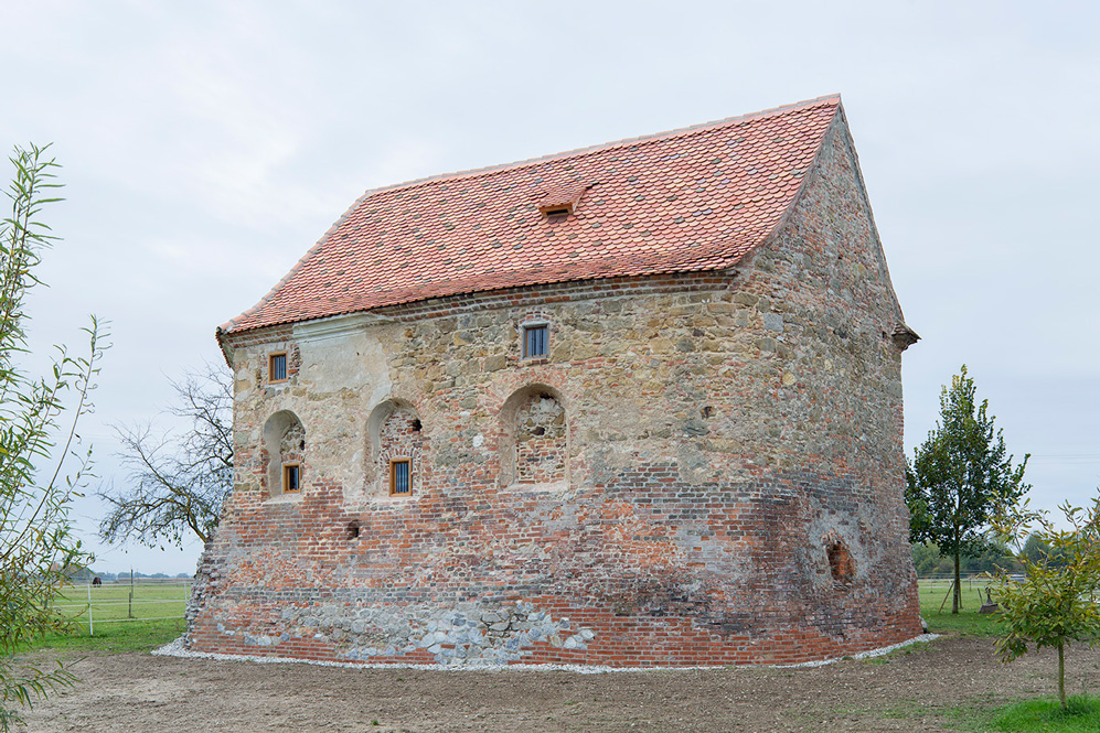 monika-dietrich-denkmal-kapelle-auburg_03